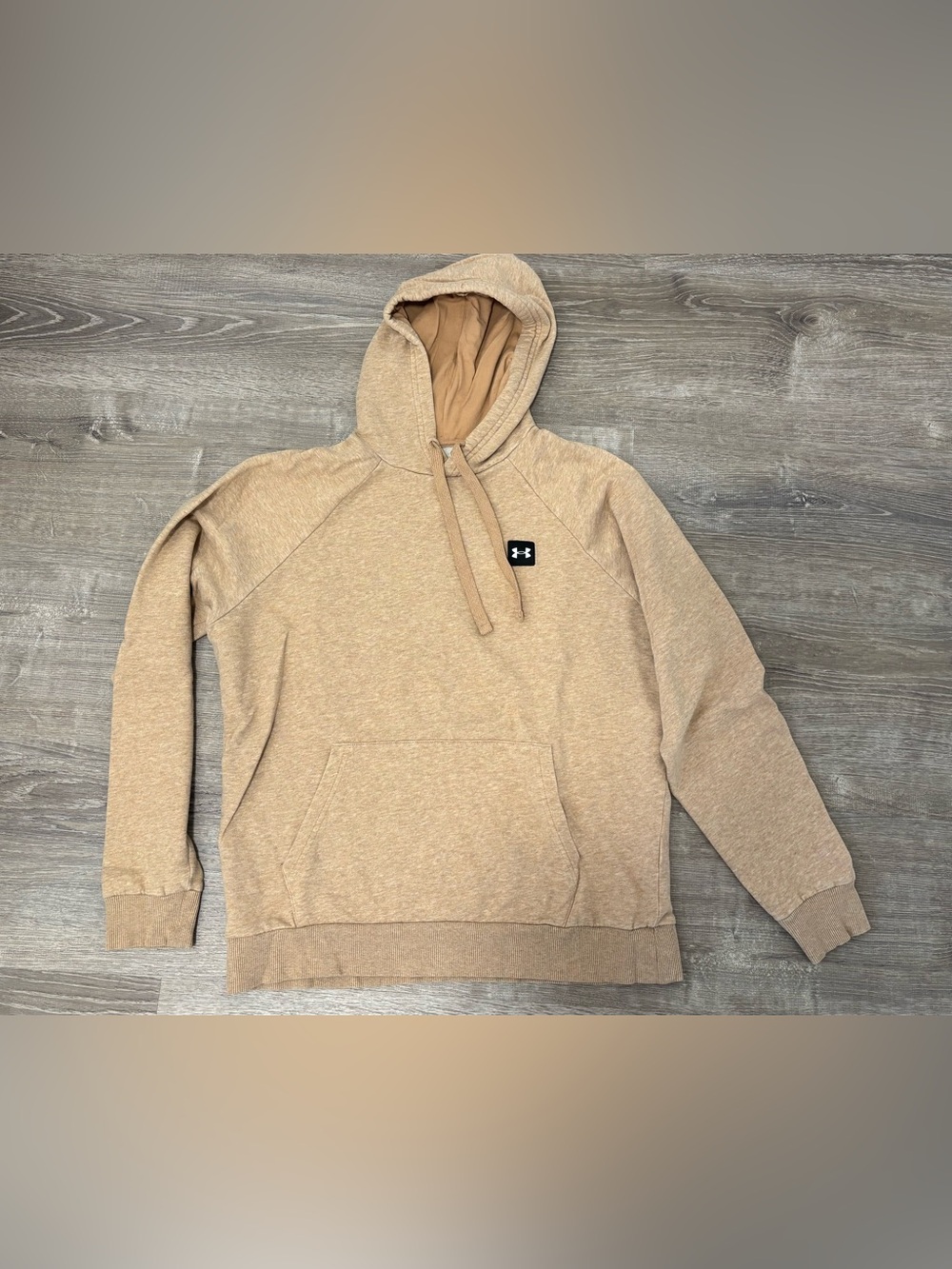 Under Armour Men’s M Beige Logo Fleece Pullover Hoodie Pockets Loose Fit